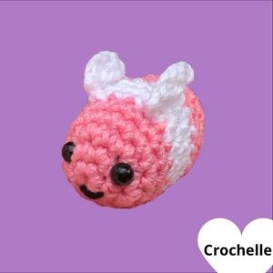 Crochet Amigurumi Strawberry Bee w/wo Keychain